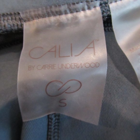 CALIA by Carrie Underwood Gray Capris w/ Pockets - Picture 2 of 14